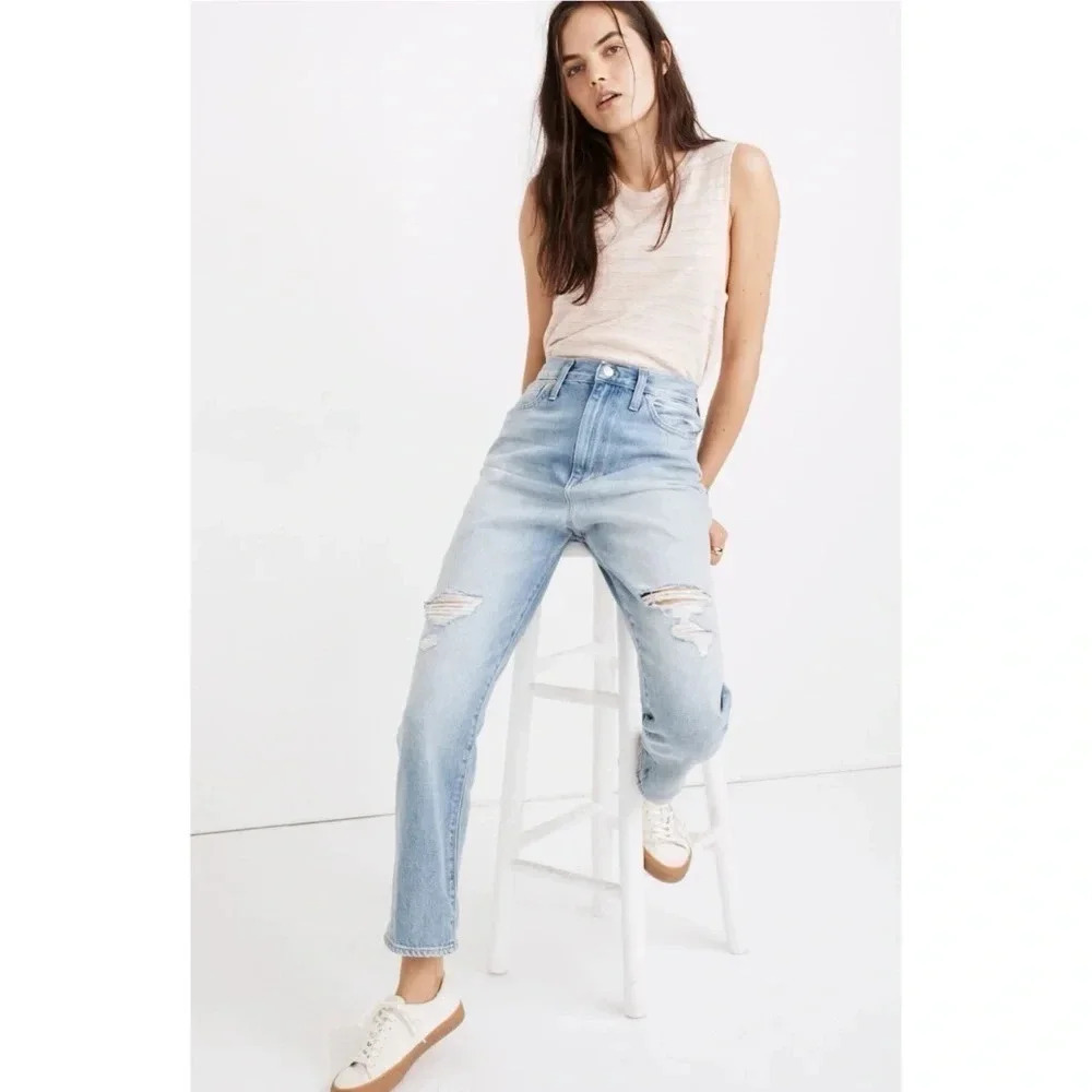 Madewell The Petite Momjean in Gilford Wash: Ripped Edition Size 25 Petite